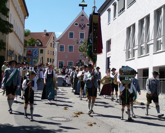 Festzug durch Dießen