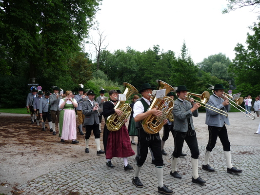 Einzug in die Blutenburg