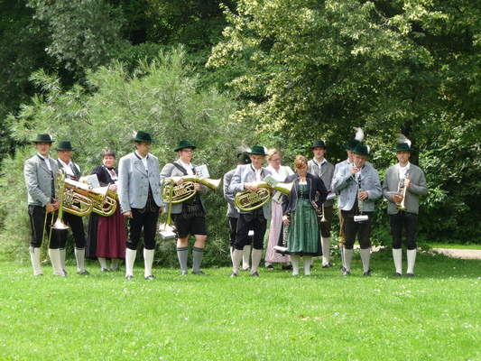 Warten auf die Böllerschützen